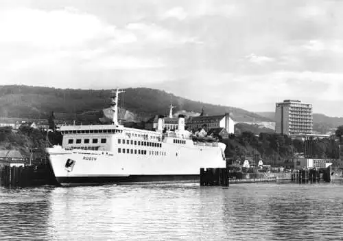 Ansichtskarte, Saßnitz Rügen, Eisenbahnfährschiff "Rügen" im Hafen, 1973