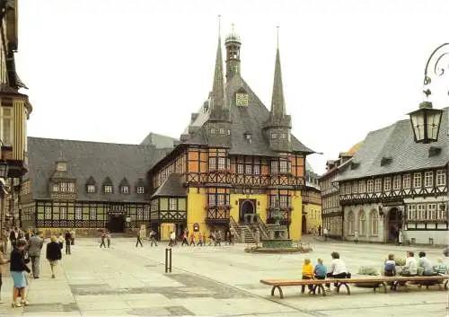 Ansichtskarte, Wernigerode Harz, Blick auf das Rathaus, belebt, 1989