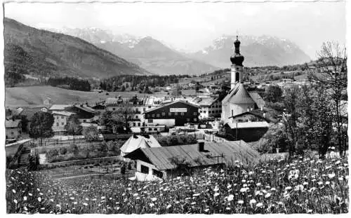 Ansichtskarte, Reit im Winkl, Teilansicht mit Kirche und Kaisergebirge, Version2,  um 1960