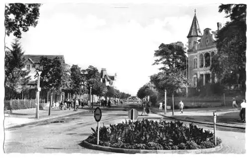 AK, Zinnowitz Usedom, Straßenpartie, 1957