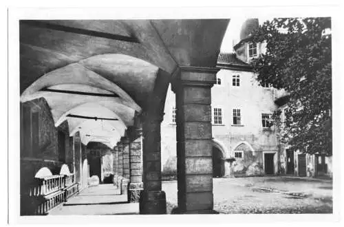 Ansichtskarte, Waltershausen Thür., Schloß Tenneberg, Hof, 1956