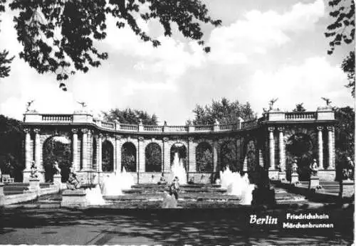 AK, Berlin Friedrichshain, Partie am Märchenbrunnen, Vers. 2, 1961