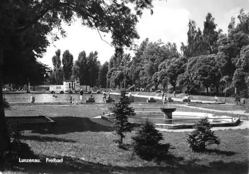 AK, Lünzenau, Freibad, belebt, 1970