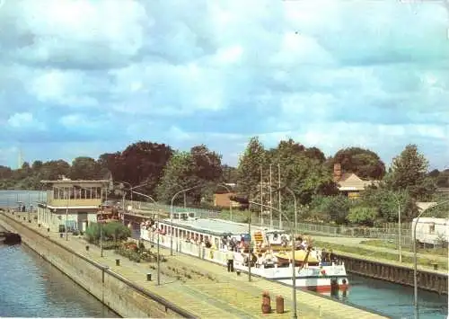 Ansichtskarte, Brandenburg Havel, Krakauer Schleuse mit MS "Cecilienhof", 1985