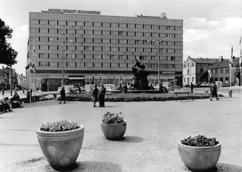 Ansichtskarte, Schwerin, Hotel Stadt Schwerin, 1972