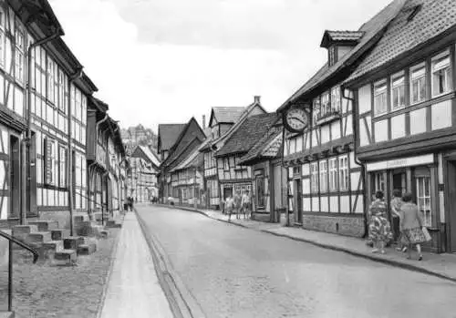 AK, Stolberg Harz, Thomas-Müntzer-Gasse, Straßenpartie belebt, 1966