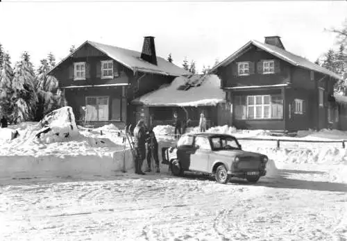 AK, Brotterode Thür., Waldgaststätte "Dreiherrenstein", Winteransicht, Pkw, 1985