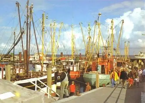 Ansichtskarte, Sylt, Lister Hafen, belebt, mit Kutter, um 1972