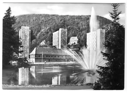 Ansichtskarte, Suhl, Blick zu Waffenmuseum und Hochhäusern, 1977