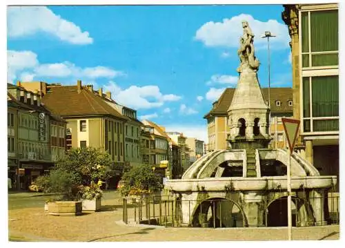 AK, Worms, Siegfriedbrunnen vor Dreifaltigkeitskirche und Hofgasse, 1965