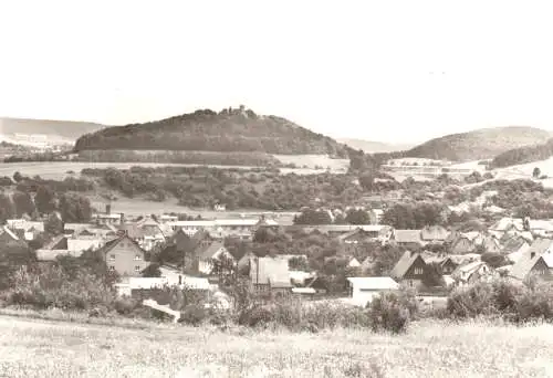 AK, Walldorf Werra, Kr. Meiningen, Totale mit Blick zum Schloß Landsberg, 1982