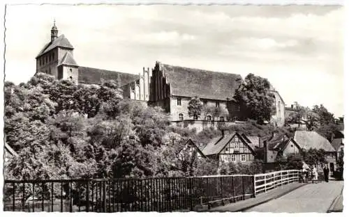 AK, Havelberg, Straßenpartie mit Blick zum Dom, 1962