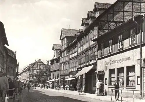 AK, Wernigerode Harz, Breite Str. belebt, Gaststätte "Vier Jahreszeiten", 1969