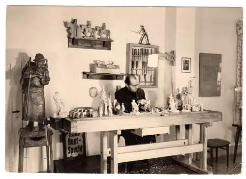 AK, Frohnau Erzgeb., Frohnauer Hammer, Schnitzvorführung, 1966