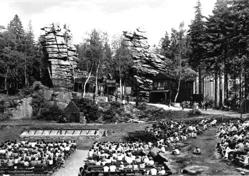 AK, Ehrenfriedersdorf Erzgeb., Naturbühne Greifenstein, belebt, 1983