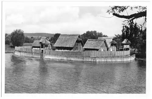 AK, Unteruhldingen am Bodensee, Freilichtmuseum, Pfahldorf, Version 1, um 1957