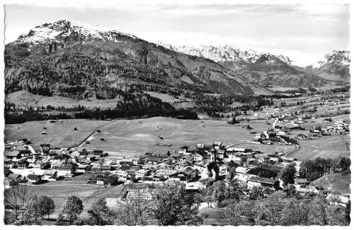 AK, Reit im Winkl, Gesamtansicht mit Unterberg und Wildem Kaiser, um 1958