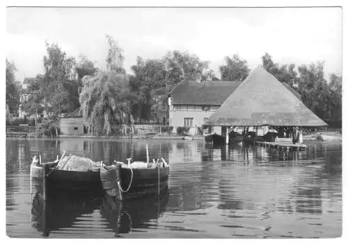 AK, Krakow am See, Kr. Güstrow Meckl., Partie am Fischerhaus, Fischerboote, 1984