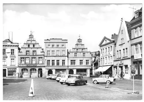 AK, Güstrow Meckl., Marktplatz, zeitgen. Pkw., 1974