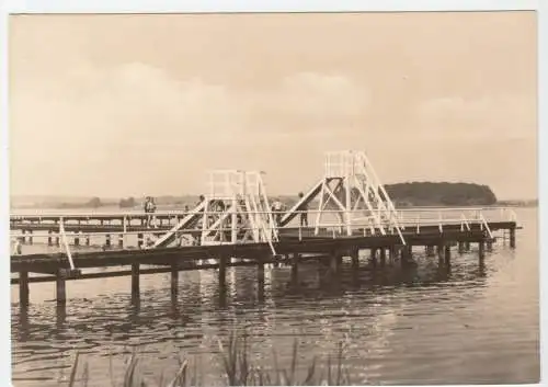 AK,   Sternberg Meckl., Schwimmbad mit Rutschen, 1966