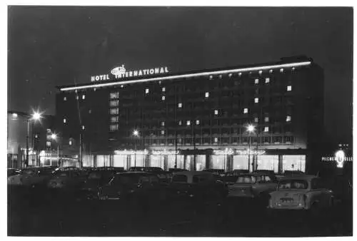 AK, Magdeburg, Hotel International, Nachtansicht, 1969