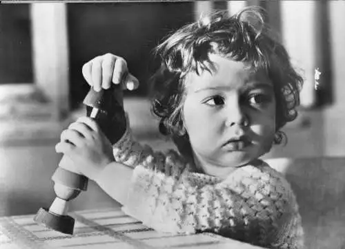 Ansichtskarte, Geburtstag, Kleinkind mit Spielzeug, 1977