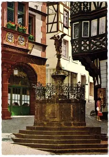 AK, Bernkastel-Kues Mosel, Rathaus mit St.-Michael-Brunnen, 1970