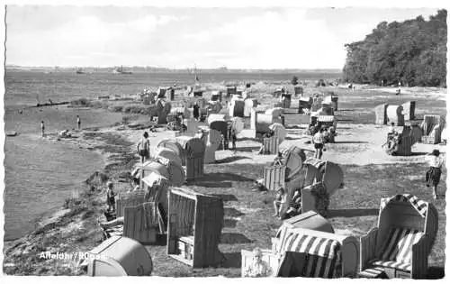 AK, Altefähr Rügen, Badestrand, belebt, 1963