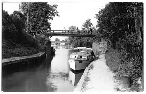 AK, Strasen Kr. Neustrelitz, Unter dem Katzensteg, Boot, 1964
