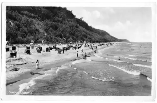 AK, Seebad Ueckeritz Usedom, Strandpartie belebt, 1954