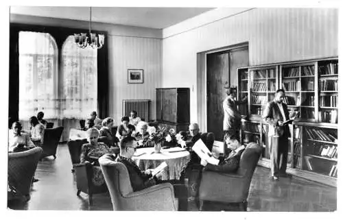 AK, Schönebeck - Salzelmen, FDGB-Volksbad, Lesezimmer, belebt, 1959