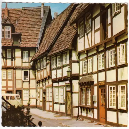 AK, Gütersloh Westf., Fachwerkhäuser am Kirchplatz, um 1968