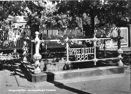 AK, Neugersdorf Sachs., Spreequelle am Volksbad, 1960