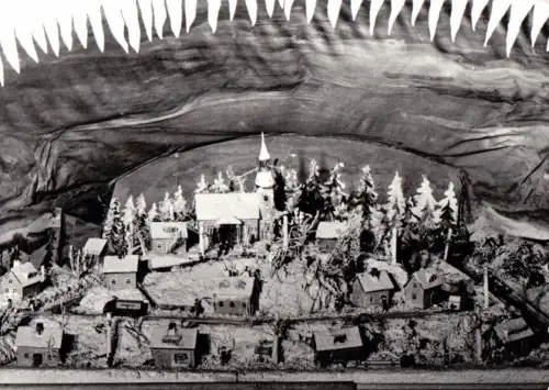 AK, Olbernhau Erzgeb., Haus der Heimat, Schnitzarbeit - Ortslage, 1980