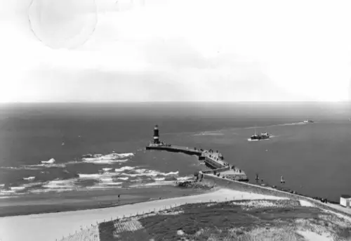 AK, Rostock Warnemünde, Partie an der Mole, 1972