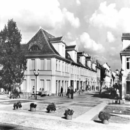 AK, Potsdam, Blick in die Kl.-Gottwald-Str., 1981