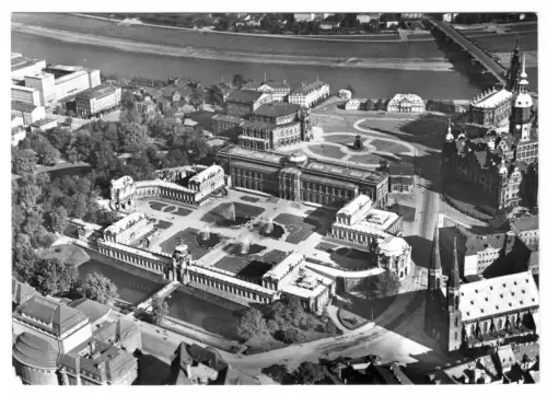 AK, Dresden, Luftbild des Areals um dem Zwinger, vor Zerstörung 1945, 1975