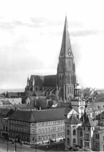 AK, Schwerin, Teilansicht mit Dom, 1981