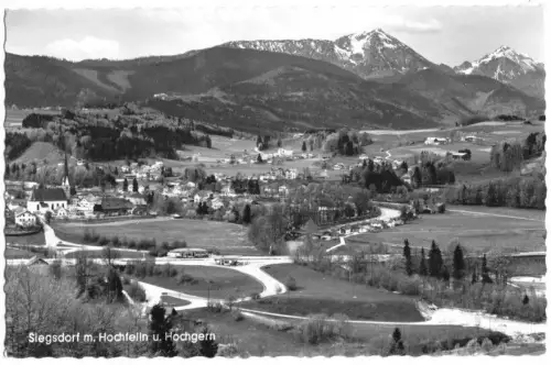 AK, Siegsdorf, Gesamtansicht mit Hochfelln u. Hochgern, 1959
