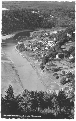 AK, Herstelle, Gesamtansicht mit Weserlauf, 1960