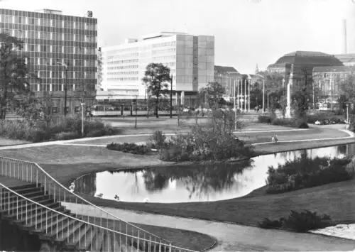 AK, Leipzig, Am Schwanenteich, Straßenbahn, 1967