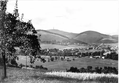 AK, Tabarz - Cabarz Thür., Totale mit Blick zum Inselsberg, 1966