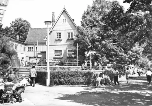 AK, Kriebstein, Talsperre Kriebstein, HO-Gaststätte, belebt, 1972