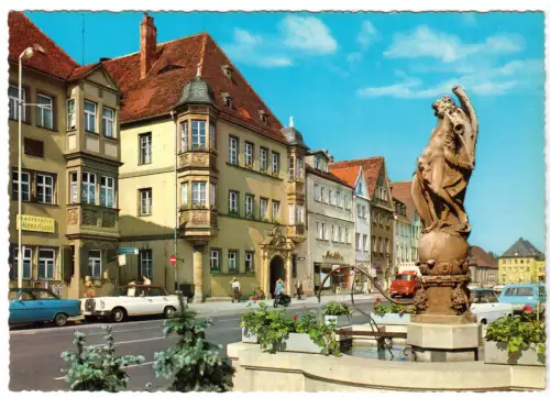 AK, Bayreuth, Marktplatz mit Altem Rathaus, belebt, um 1968