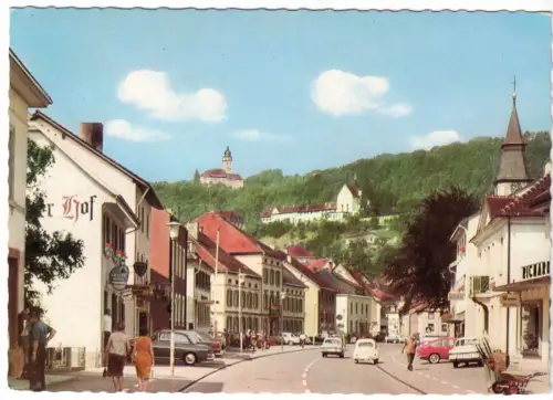 AK, Stühlingen, Hauptstr. mit Blick zum Schloß, belebt, 1967