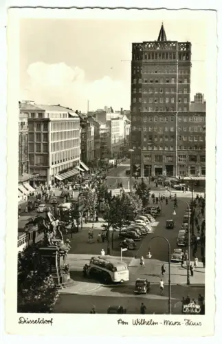 AK, Düsseldorf, Partie am Wilhelm-Marx-Haus, belebt,  um 1953
