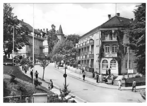 AK, Bad Elster, Straßenpartie mit Haus Wolf und Rheumaklinik, 1973