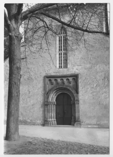 AK, Bad Lausick, Romanische St. Kilianskirche, Westgiebel mit Portal, 1974
