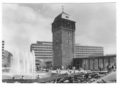 Foto im AK-Format, Karl-Marx-Stadt, Chemnitz, Partie am Roten Turm, um 1975