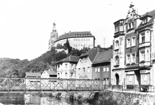 AK, Weida Kr. Gera, Straßenpartie mit Blick zur Osterburg, 1982